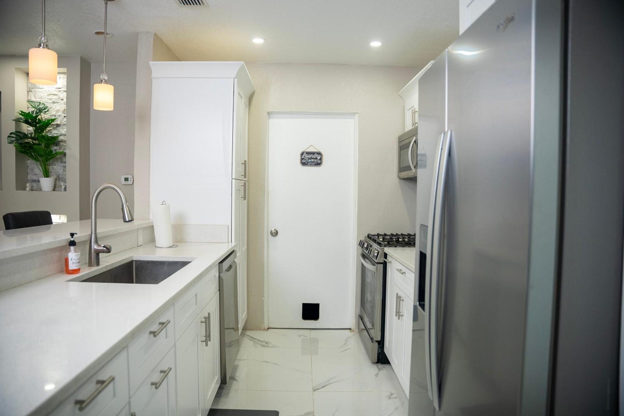 Stunning Modern Home In Tampa With Pool - Just 5 Minutes From Airport! Exteriör bild