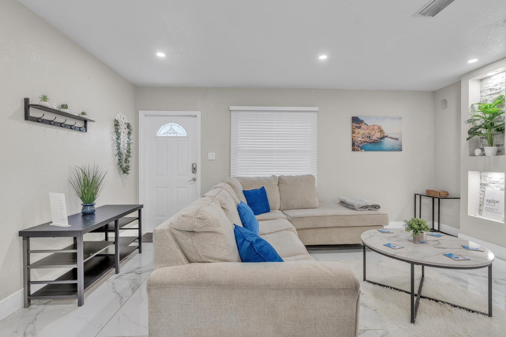 Stunning Modern Home In Tampa With Pool - Just 5 Minutes From Airport! Exteriör bild