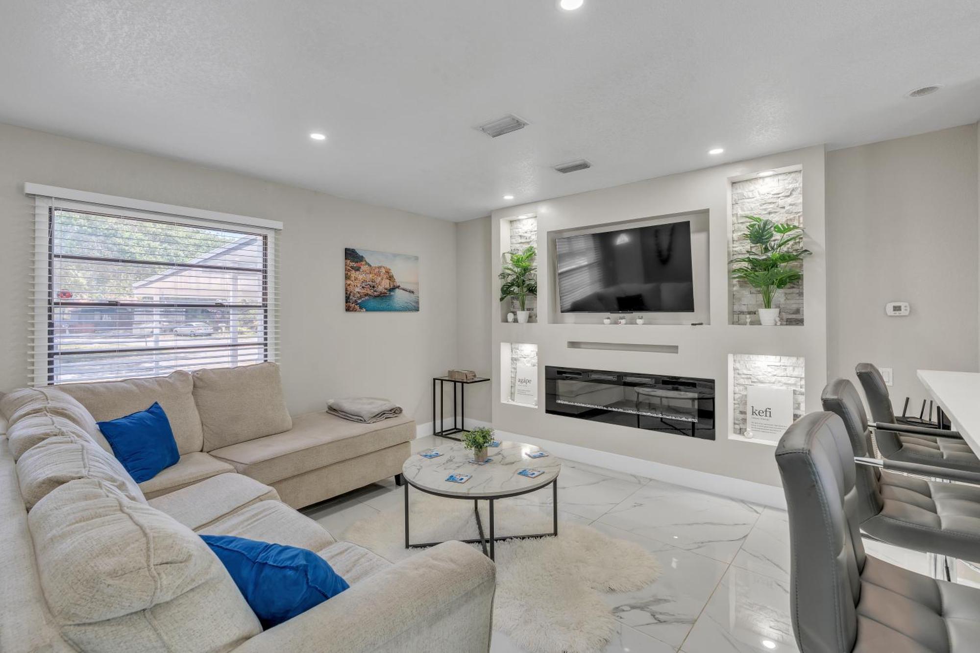 Stunning Modern Home In Tampa With Pool - Just 5 Minutes From Airport! Exteriör bild