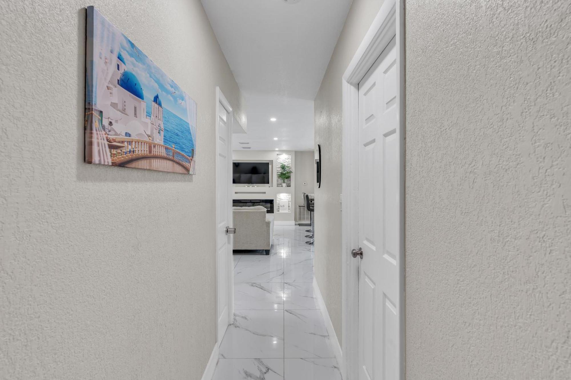 Stunning Modern Home In Tampa With Pool - Just 5 Minutes From Airport! Exteriör bild