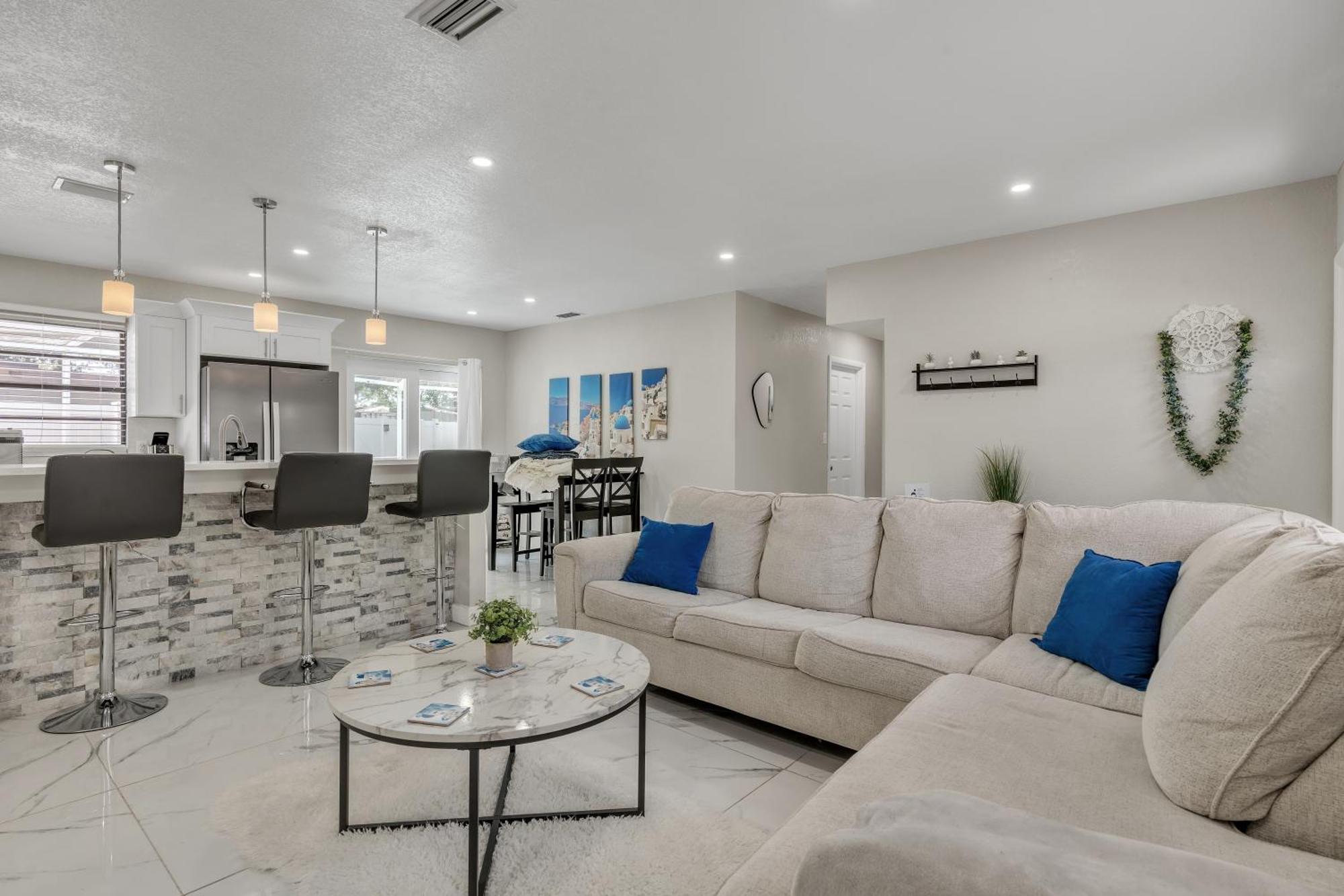 Stunning Modern Home In Tampa With Pool - Just 5 Minutes From Airport! Exteriör bild