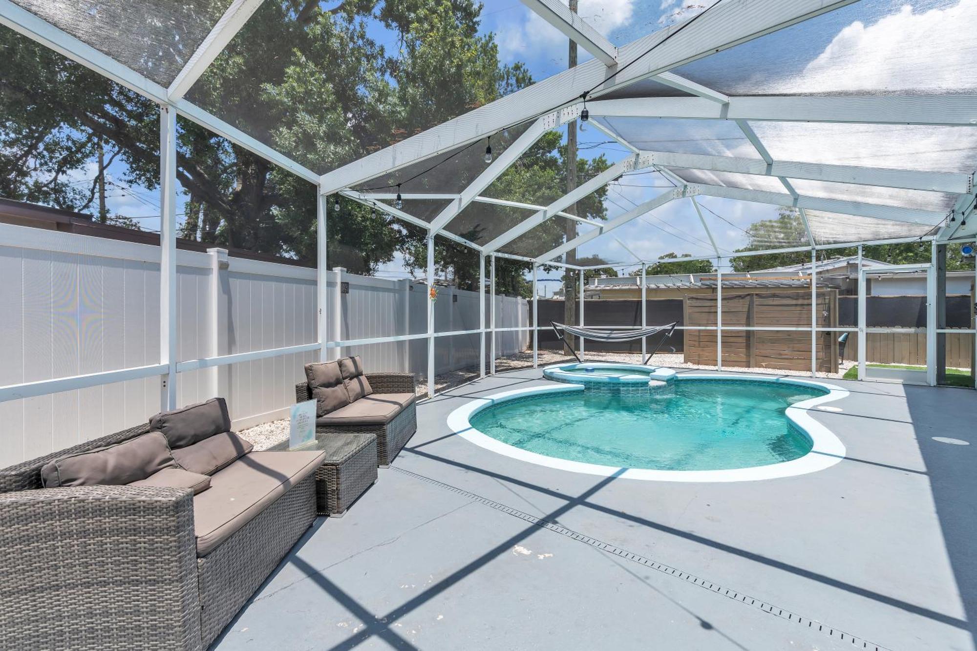 Stunning Modern Home In Tampa With Pool - Just 5 Minutes From Airport! Exteriör bild